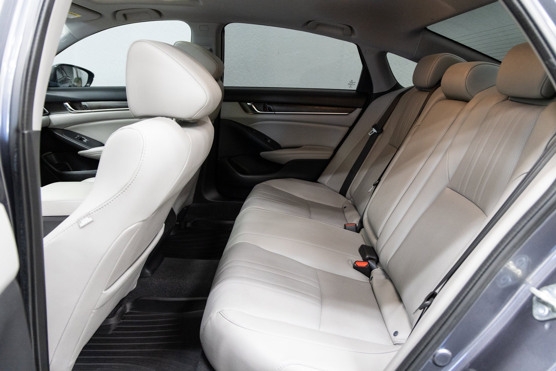 Used 2020 Honda Accord Touring image 8