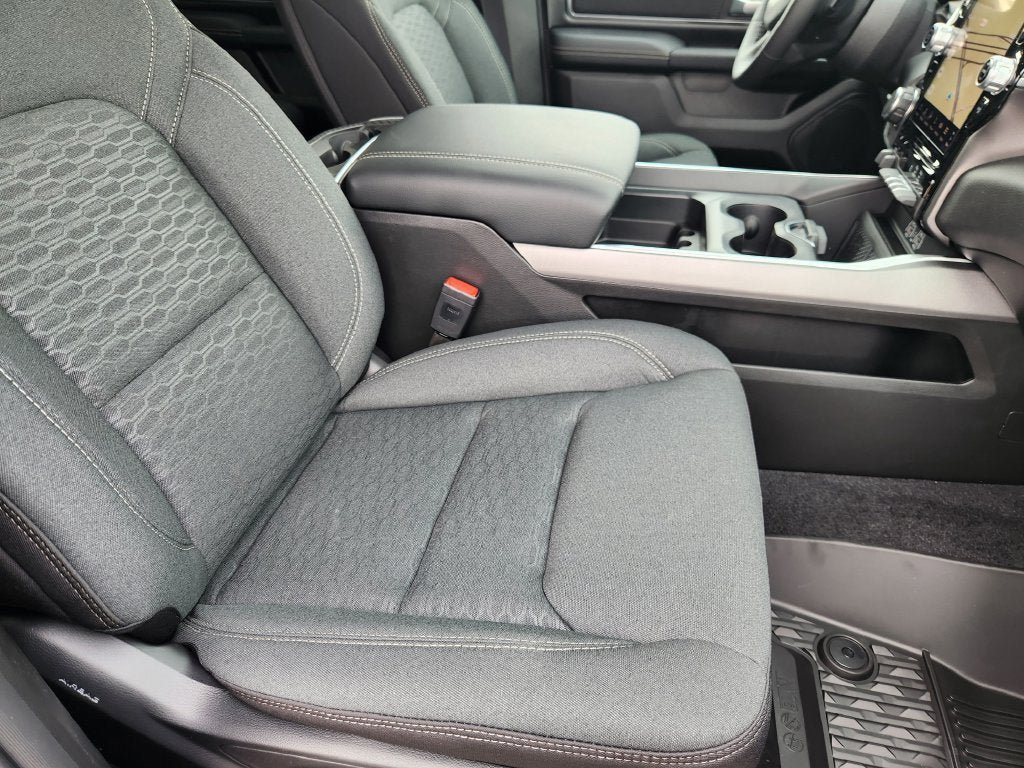 New 2026 RAM 1500 4x4 Crew Cab image 10