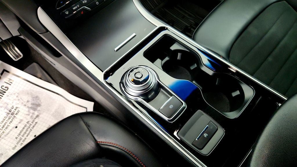 Used 2020 Ford Edge ST-Line w/ Cold Weather Package AWD/4WD image 16