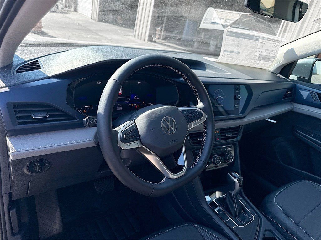 Used 2024 Volkswagen Taos SE FWD image 9