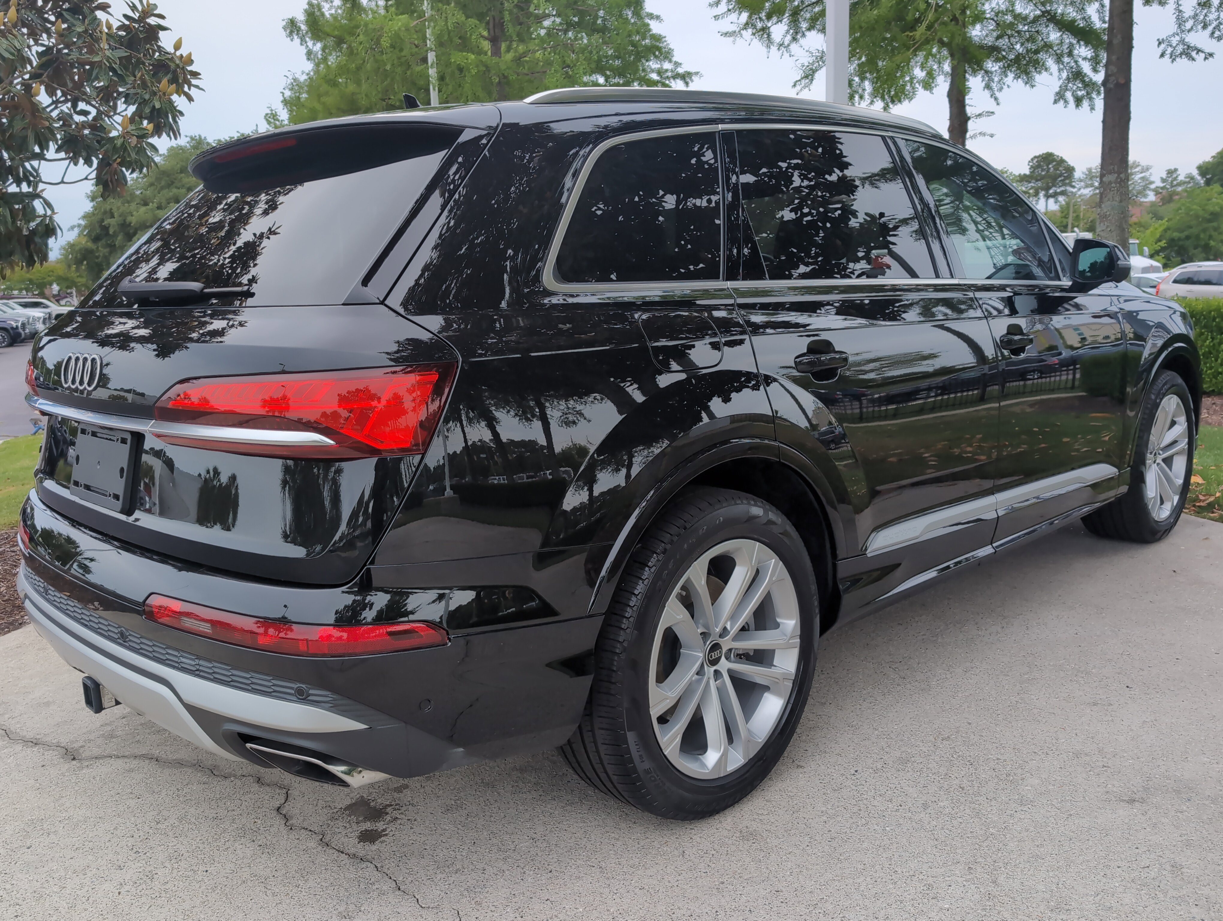 Used 2025 Audi Q7 3.0T Prestige AWD/4WD image 10