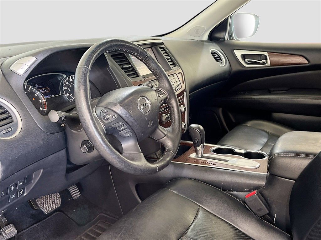 Used 2019 Nissan Pathfinder Platinum w/ Cargo Package image 9