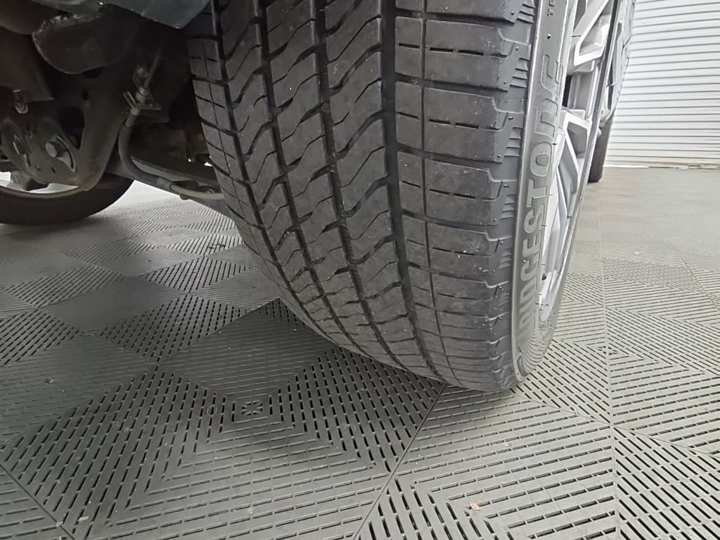 Used 2021 GMC Yukon Denali w/ Denali Premium Package image 57