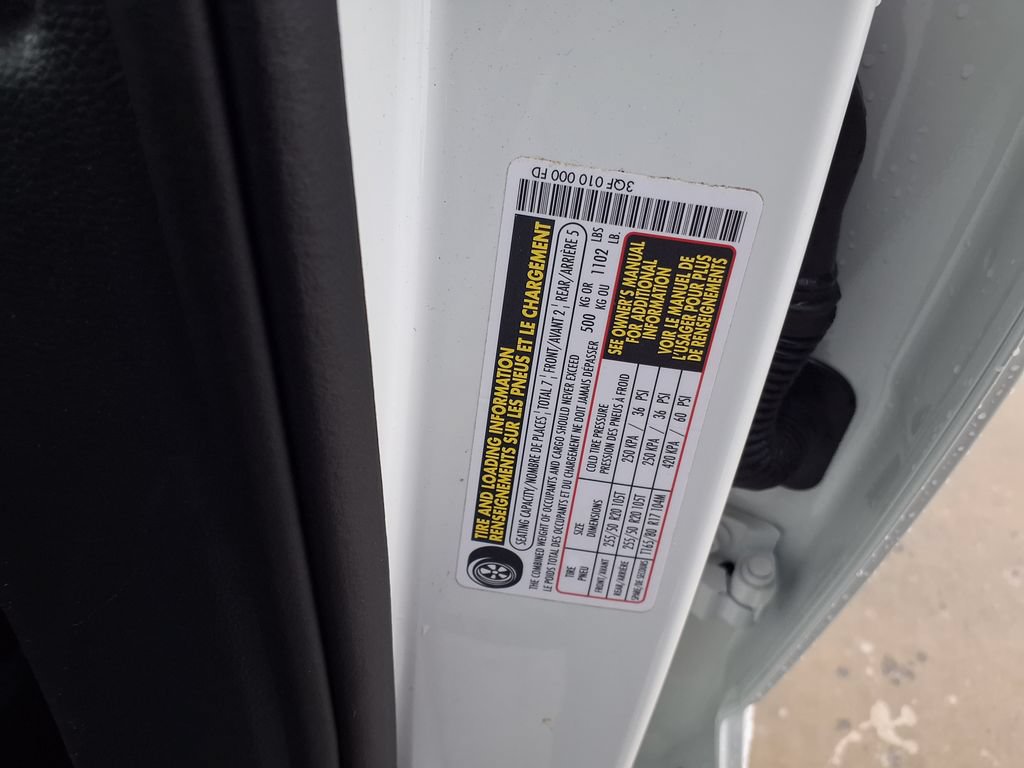 Used 2025 Volkswagen Atlas SE FWD image 32