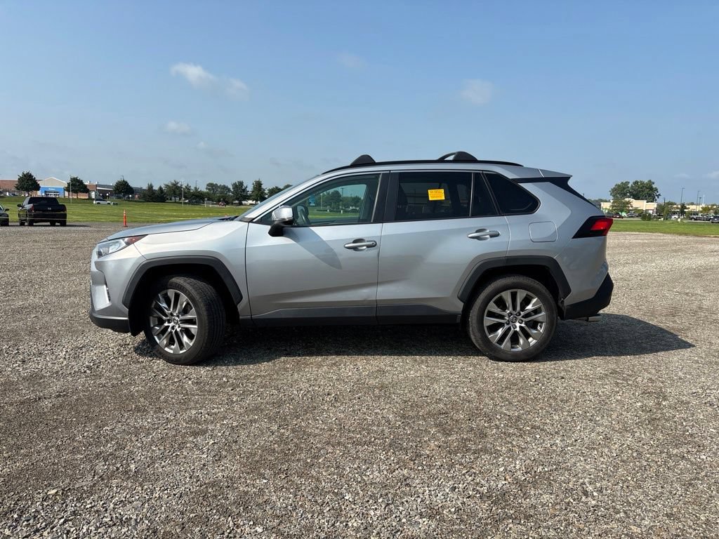 Used 2021 Toyota RAV4 XLE Premium AWD/4WD image 7