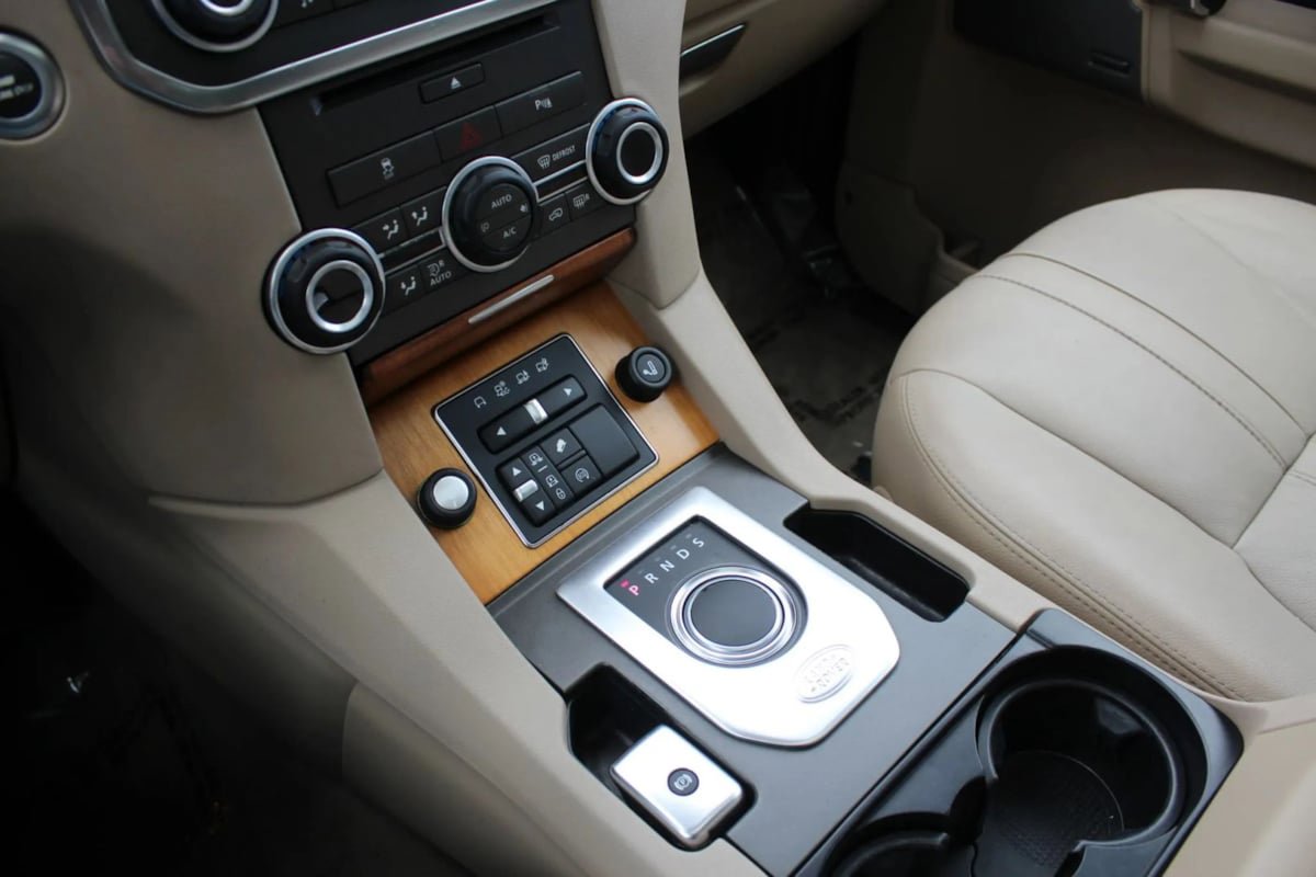 Used 2016 Land Rover LR4 HSE AWD/4WD image 19