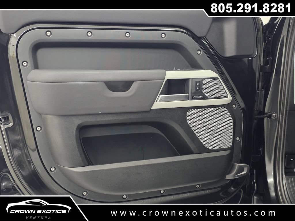 Used 2023 Land Rover Defender 130 SE AWD/4WD image 23