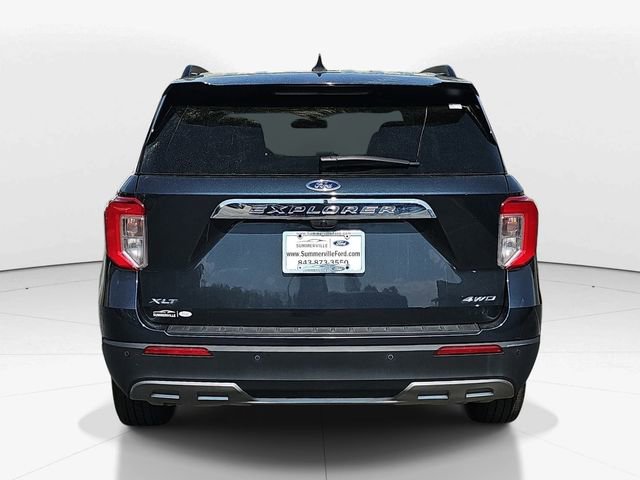 Used 2022 Ford Explorer XLT w/ Equipment Group 202A image 4