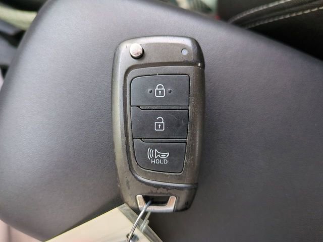 Used 2023 Hyundai Venue SEL w/ Cargo Package image 27