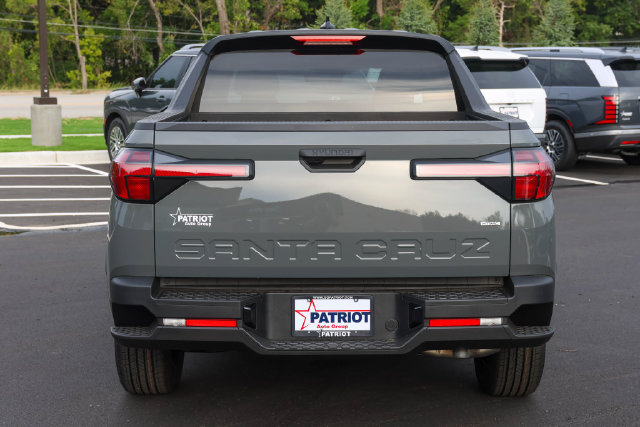 New 2027 Hyundai Santa Cruz SE AWD/4WD image 4