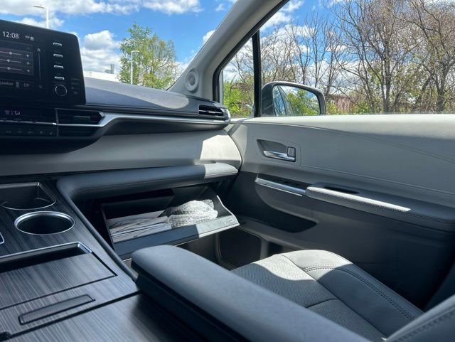 Used 2021 Toyota Sienna Limited AWD/4WD image 20