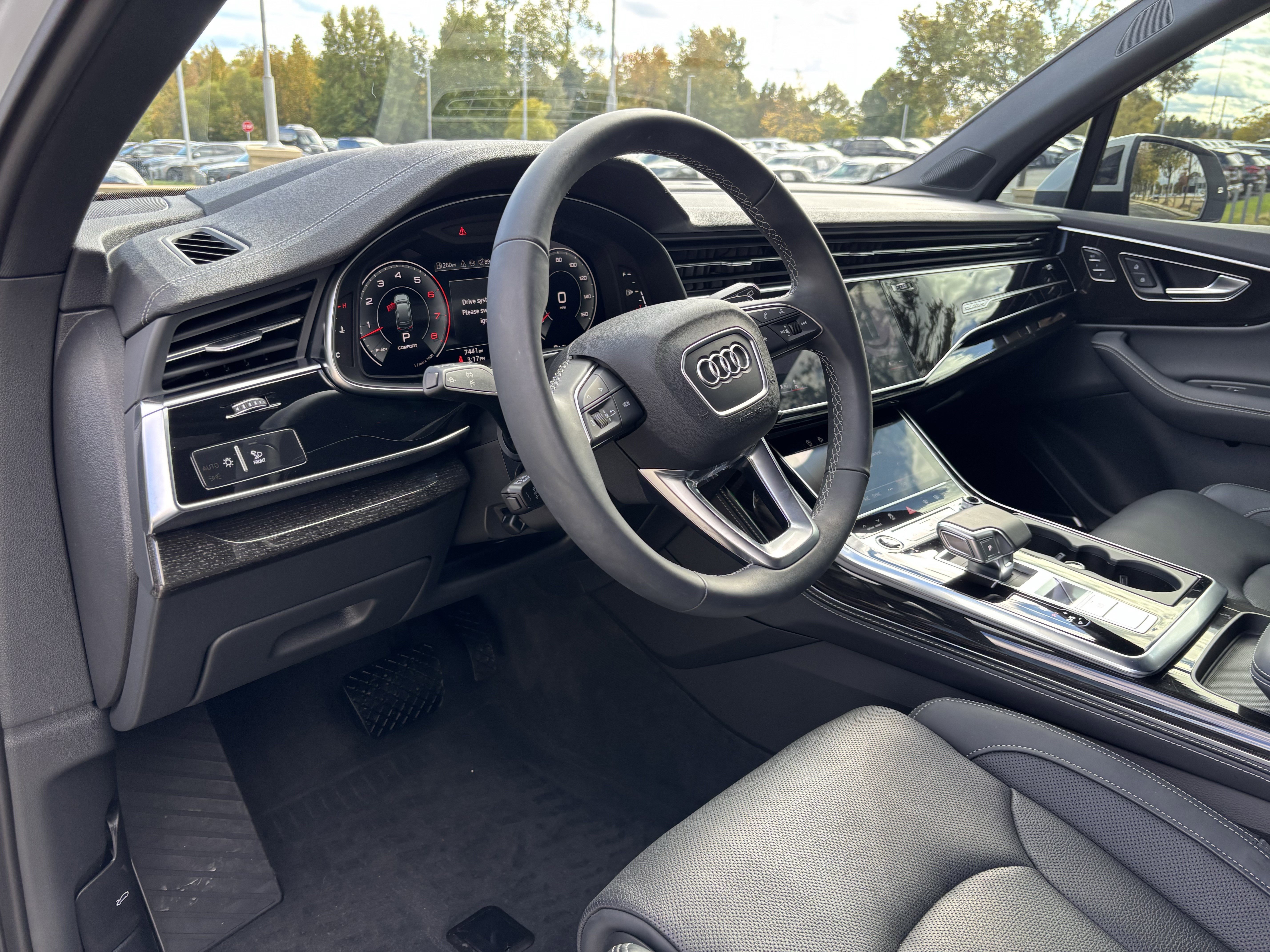 Used 2025 Audi Q7 3.0T Prestige image 16