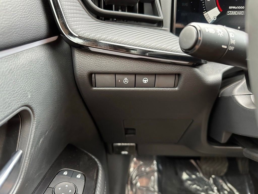 New 2025 Nissan Kicks SR w/ SR Premium Package image 16