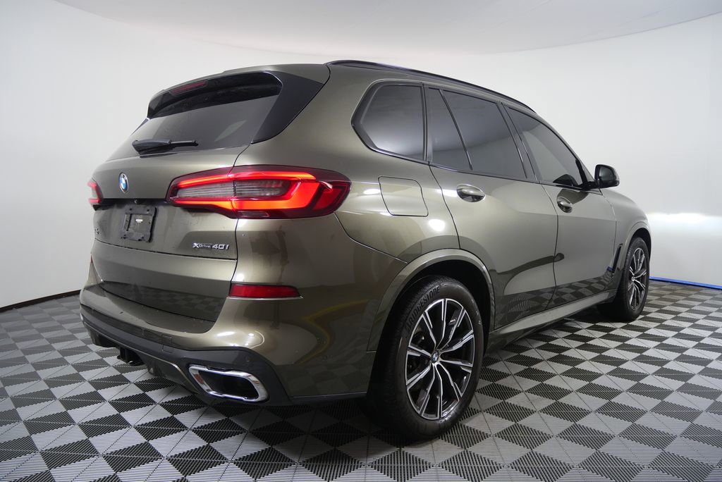 Used 2022 BMW X5 xDrive40i w/ M Sport Package image 3