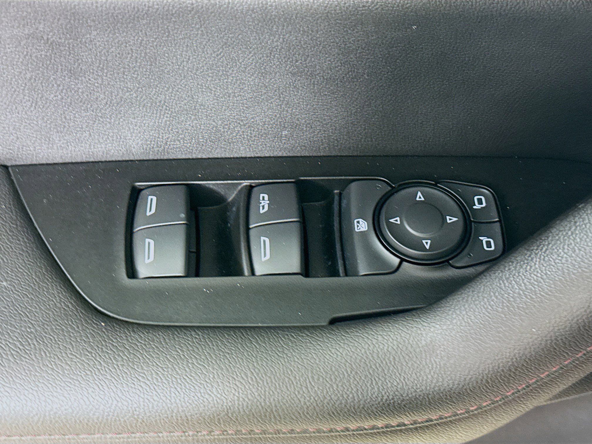 Used 2021 Chevrolet Blazer RS w/ Enhanced Convenience Package image 21