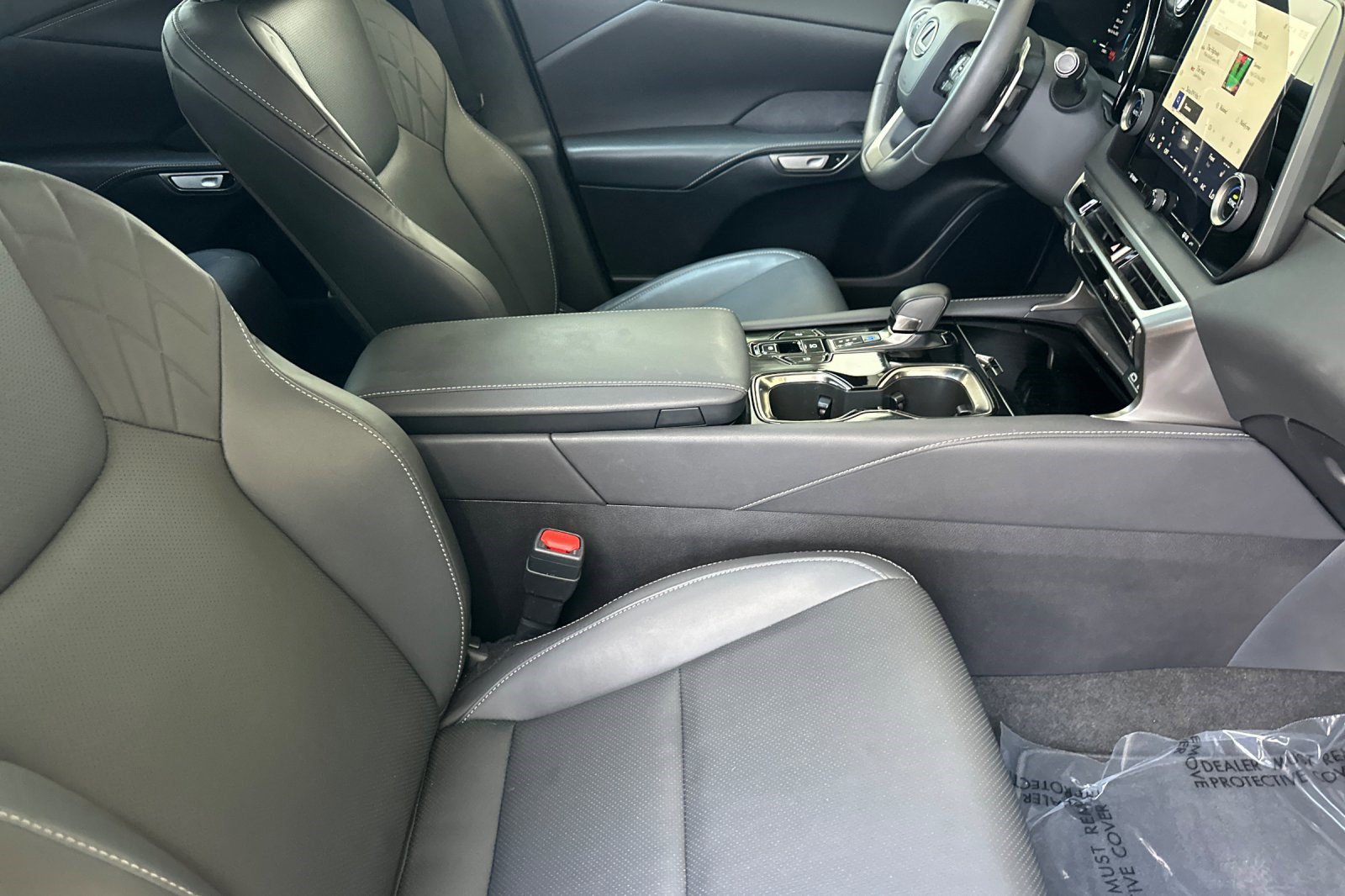 Certified 2025 Lexus RX 350 FWD w/ Accessory Package image 31