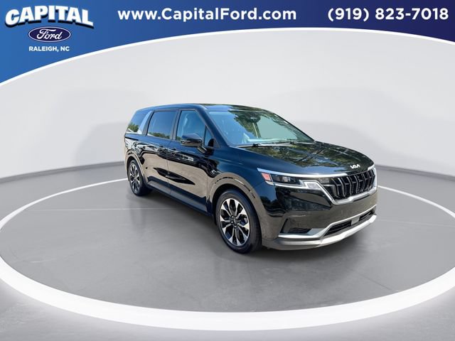 Used 2024 Kia Carnival EX FWD image 2
