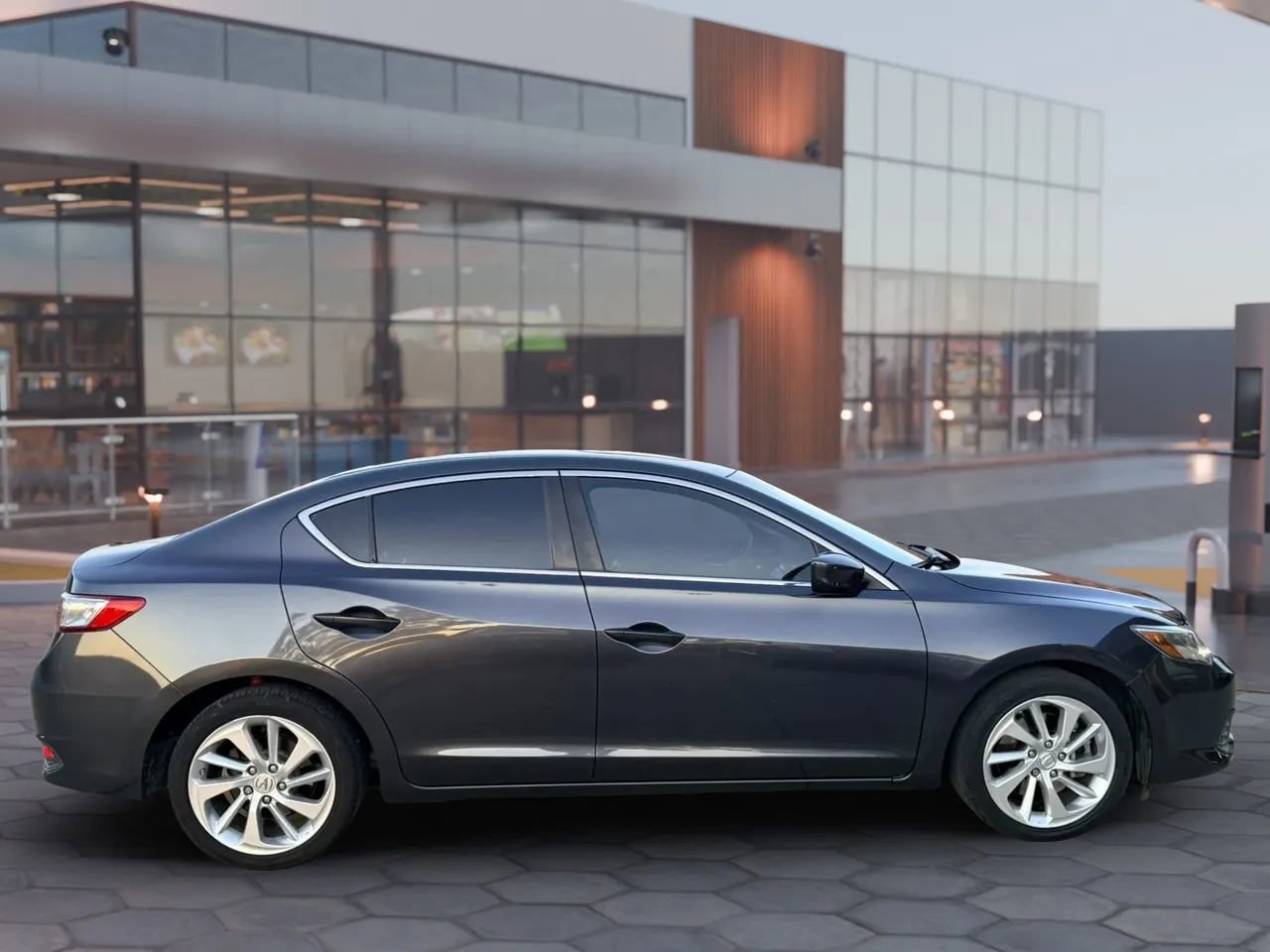 Used 2016 Acura ILX FWD image 5