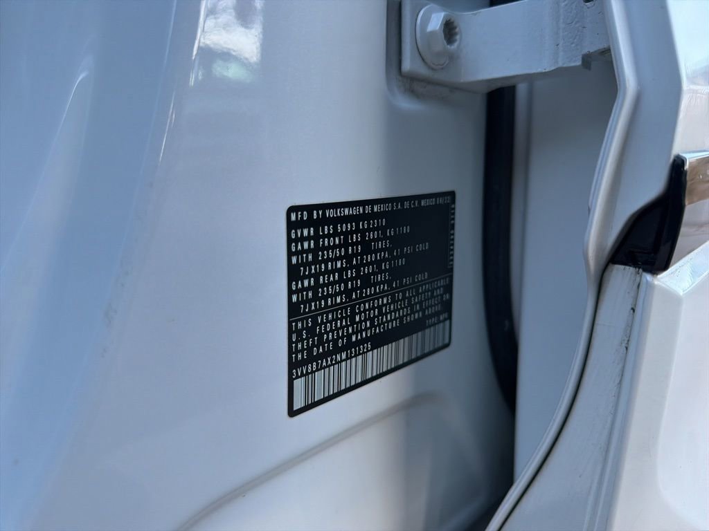 Certified 2022 Volkswagen Tiguan SE R-Line image 30