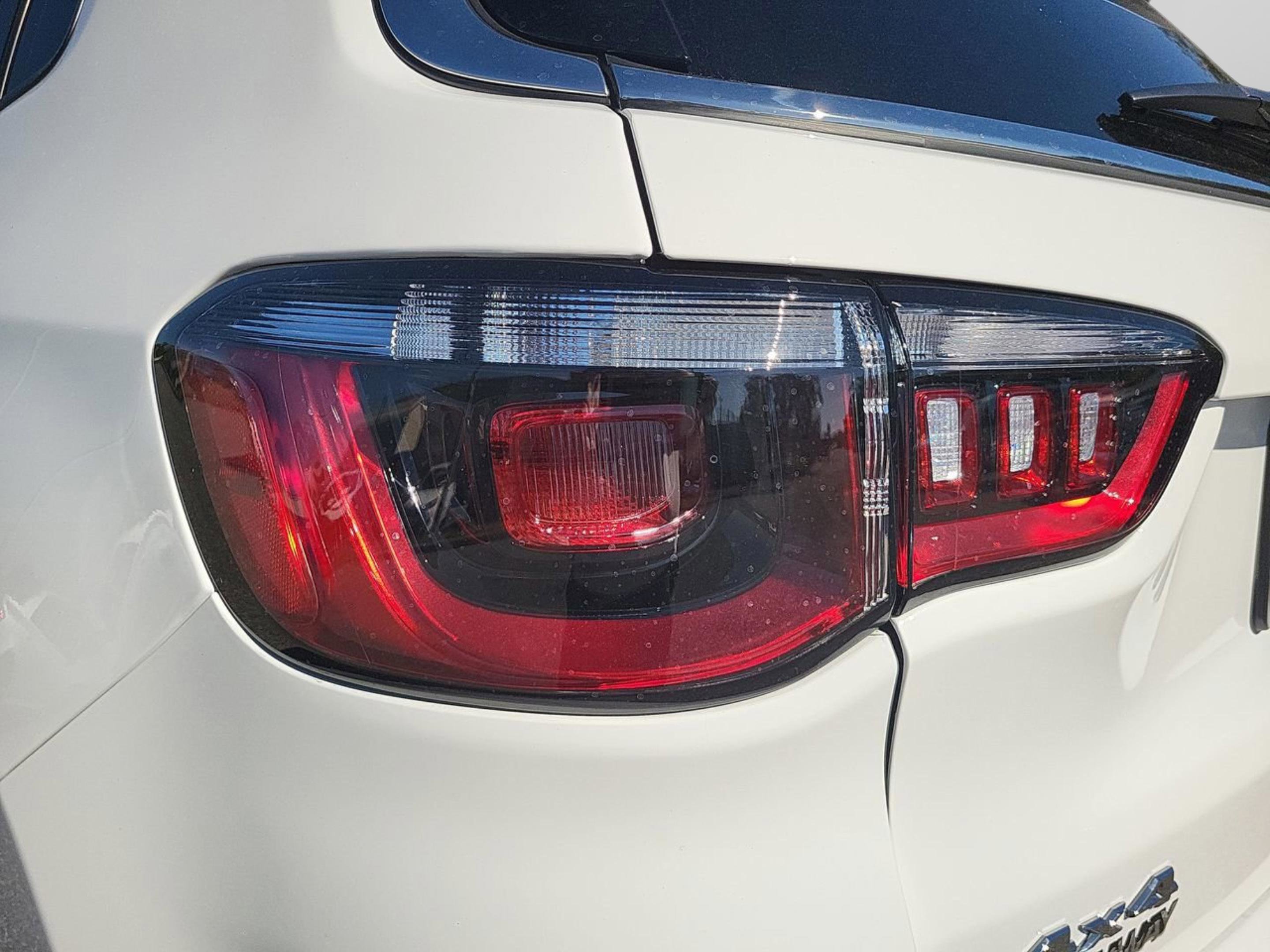 New 2026 Jeep Compass Latitude image 7