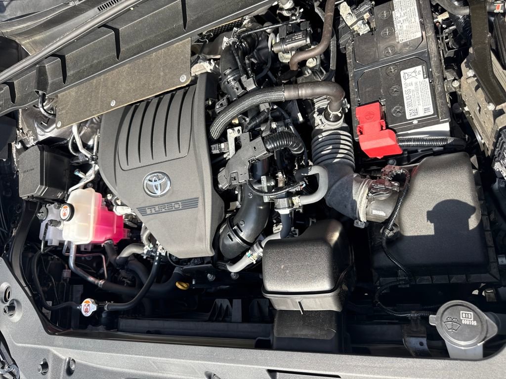 Used 2023 Toyota Highlander LE image 28