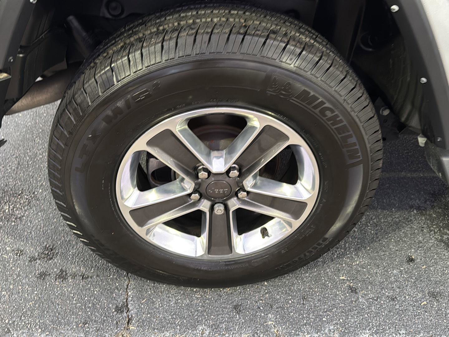 Used 2022 Jeep Wrangler Unlimited Sahara w/ Cold Weather Group image 34