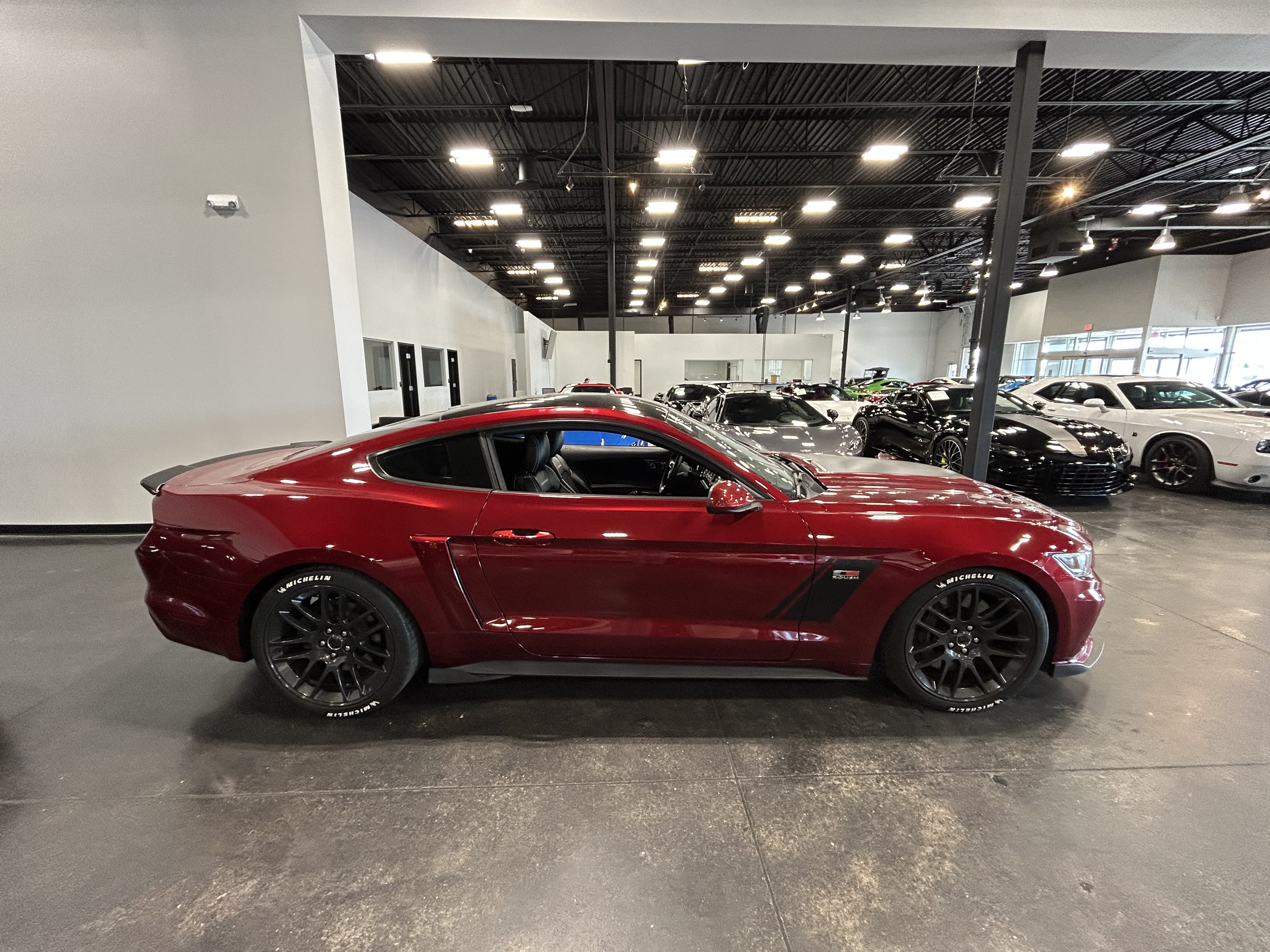 Used 2017 Ford Mustang GT w/ GT Performance Package RWD image 2