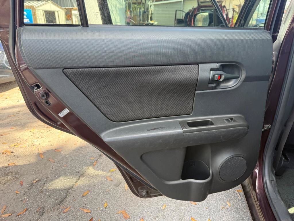 Used 2010 Scion xB FWD image 24