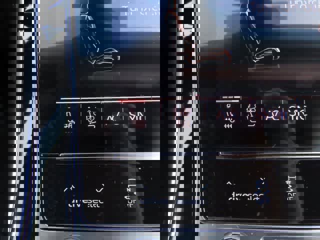 Used 2025 Audi Q7 3.0T Prestige w/ Prestige Package image 27