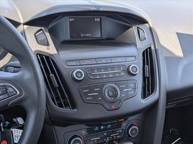 Certified 2018 Ford Focus SE FWD image 14