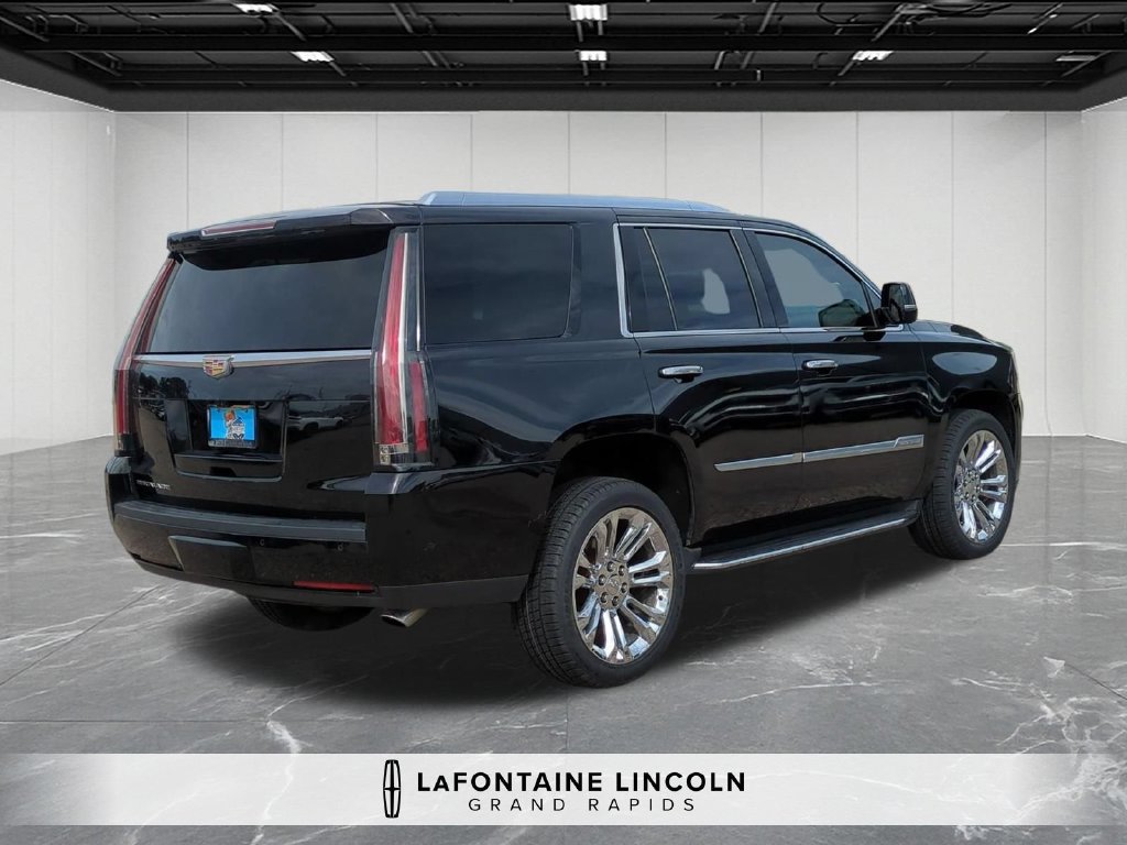Used 2020 Cadillac Escalade Premium Luxury w/ LPO, Radiant Package AWD/4WD image 5