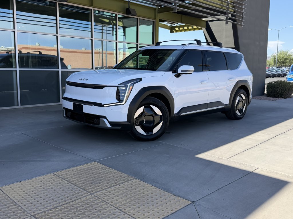 Used 2025 Kia EV9 Wind AWD/4WD image 1