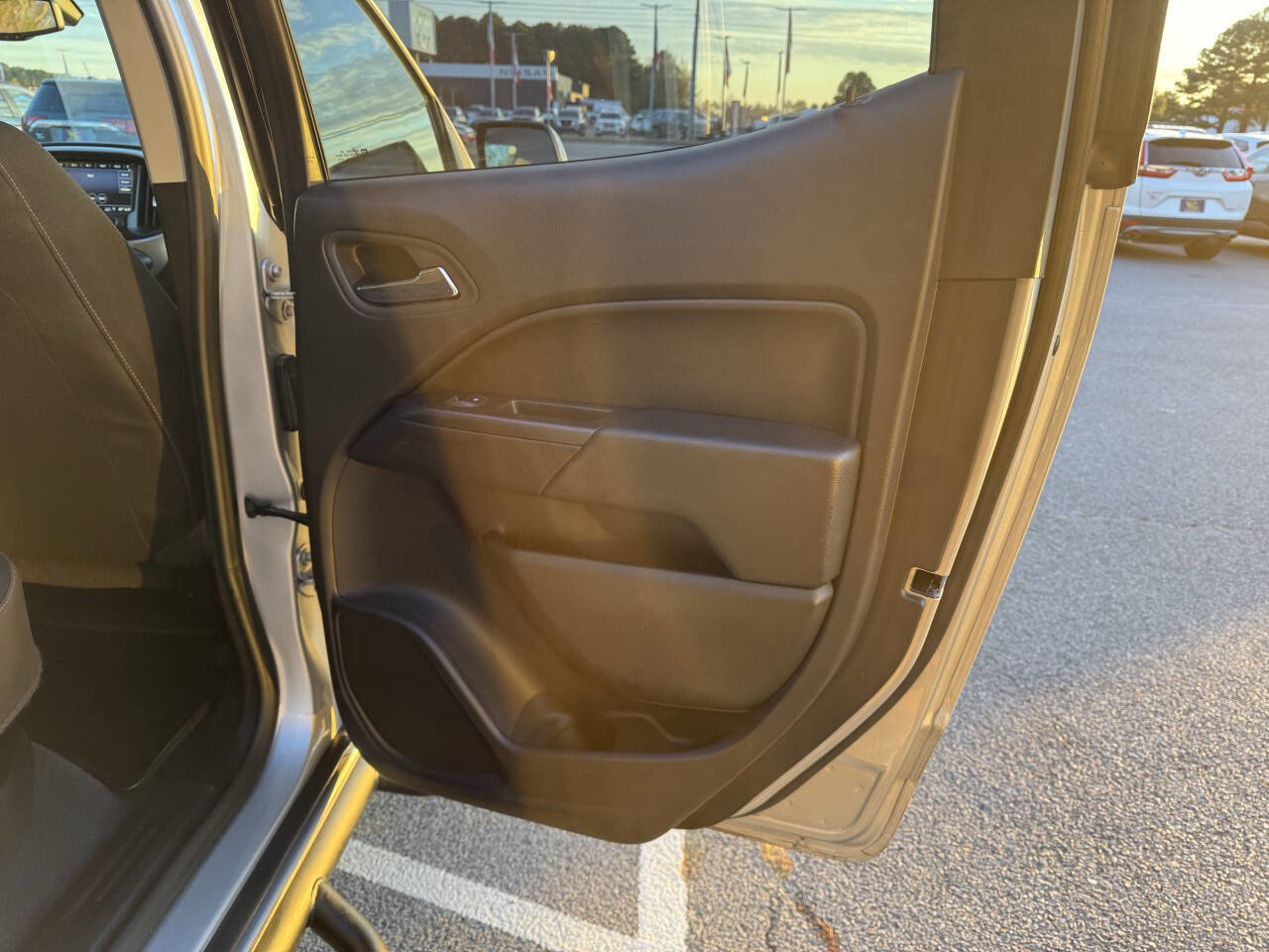 Used 2019 Chevrolet Colorado LT w/ Redline Special Edition image 23