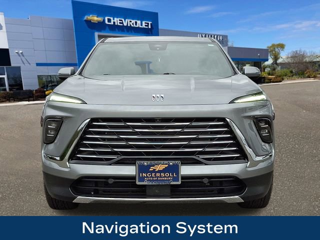 Used 2025 Buick Enclave Preferred image 3