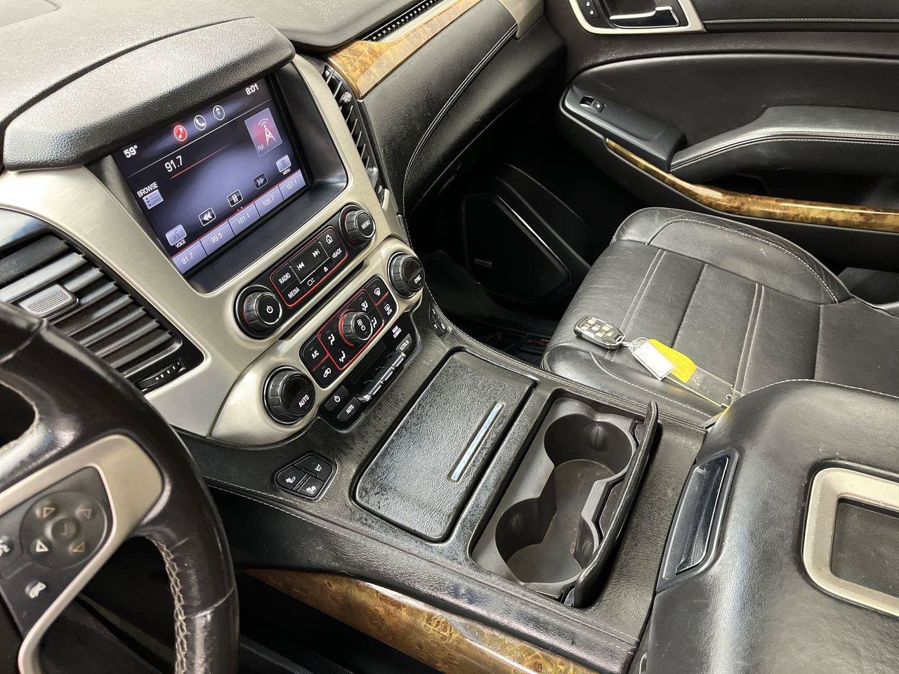 Used 2015 GMC Yukon Denali w/ Touring Package AWD/4WD image 20