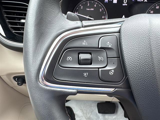 Used 2022 Buick Envision Avenir w/ Technology Package II image 18