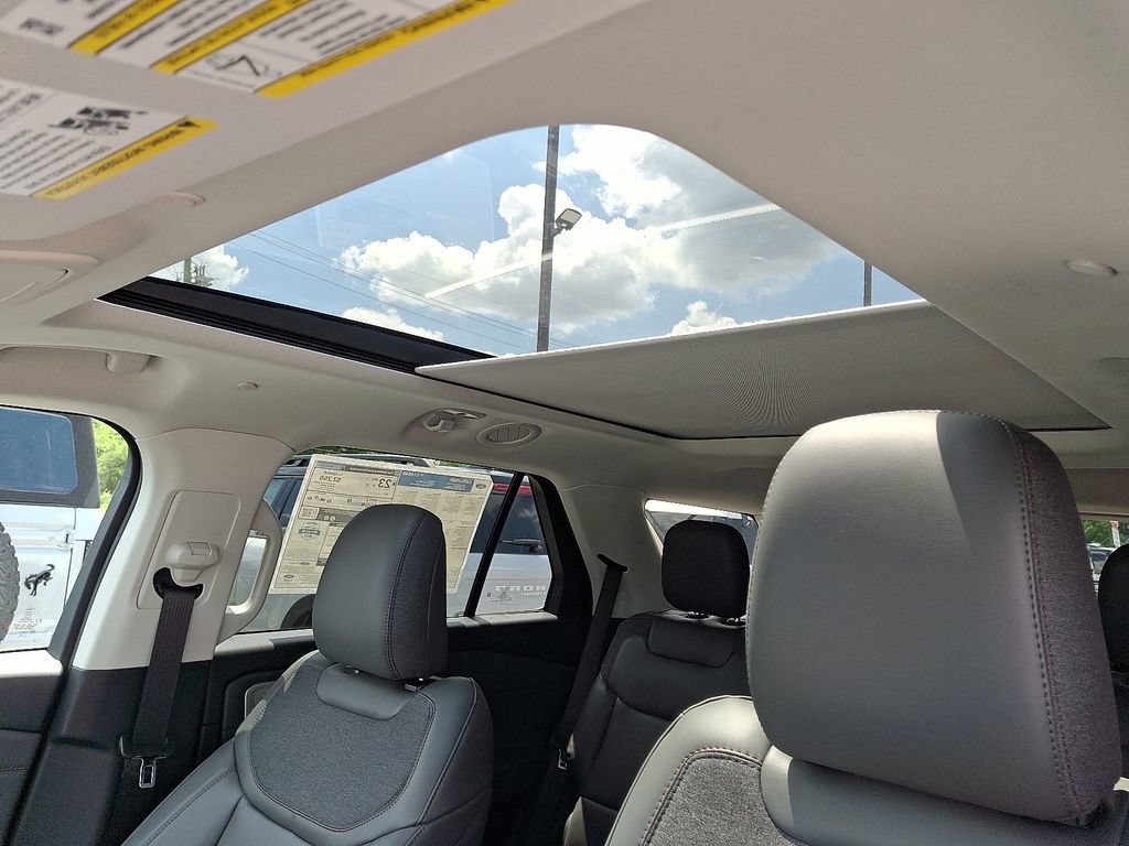 New 2026 Ford Explorer Active w/ Active Comfort Package AWD/4WD image 9