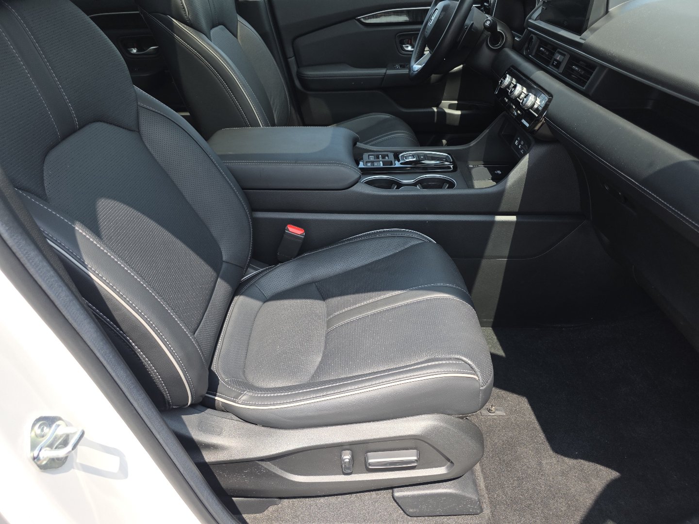 Certified 2025 Honda Pilot Elite image 26