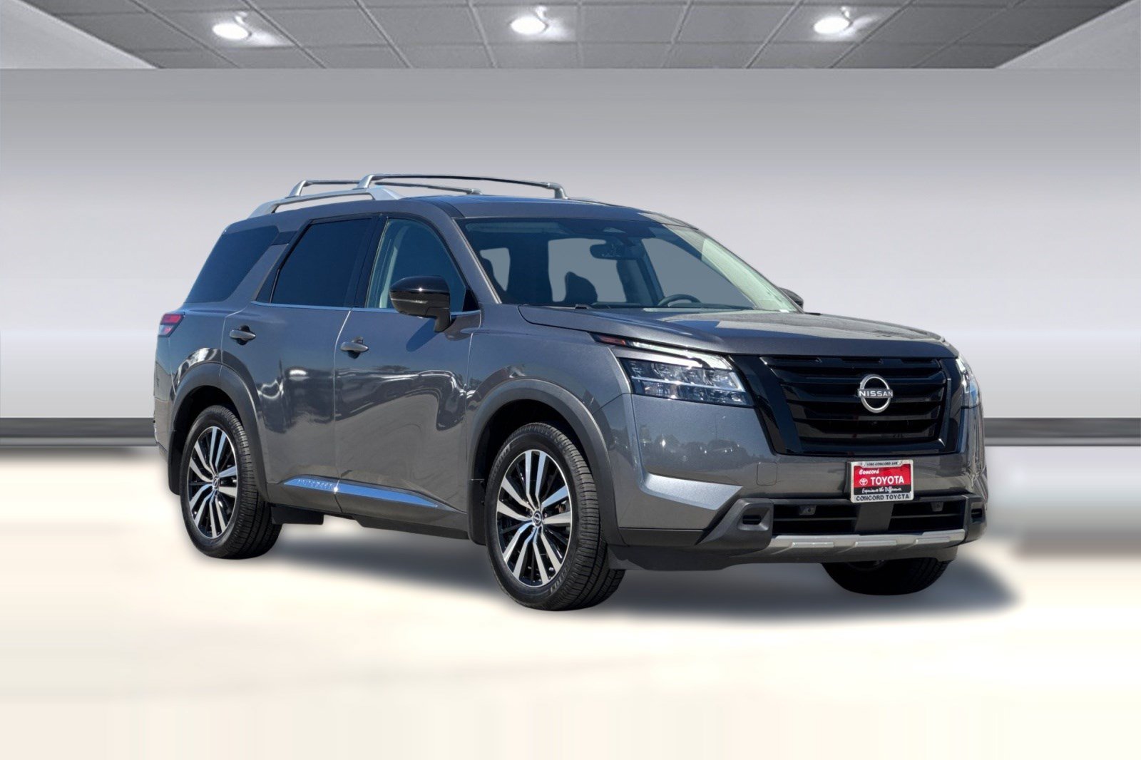 Used 2024 Nissan Pathfinder Platinum w/ Cargo Package AWD/4WD image 7