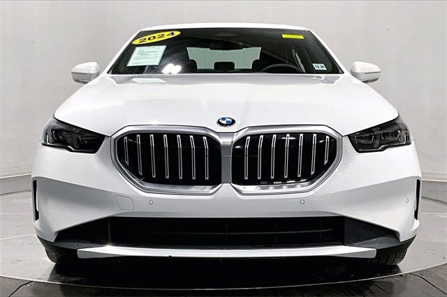 Used 2024 BMW 530i xDrive w/ Convenience Package image 3