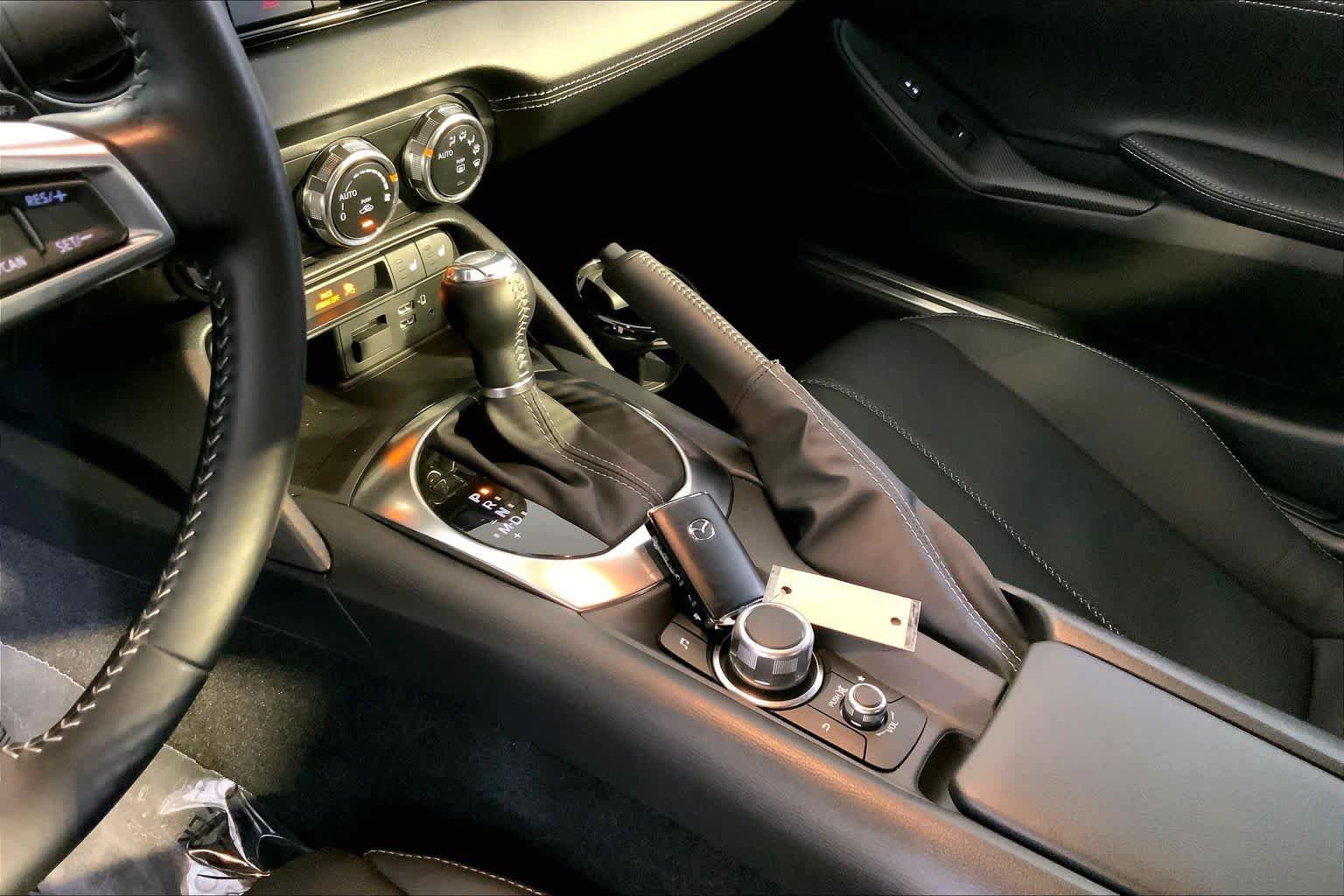 Used 2023 MAZDA MX-5 Miata Grand Touring RWD image 17