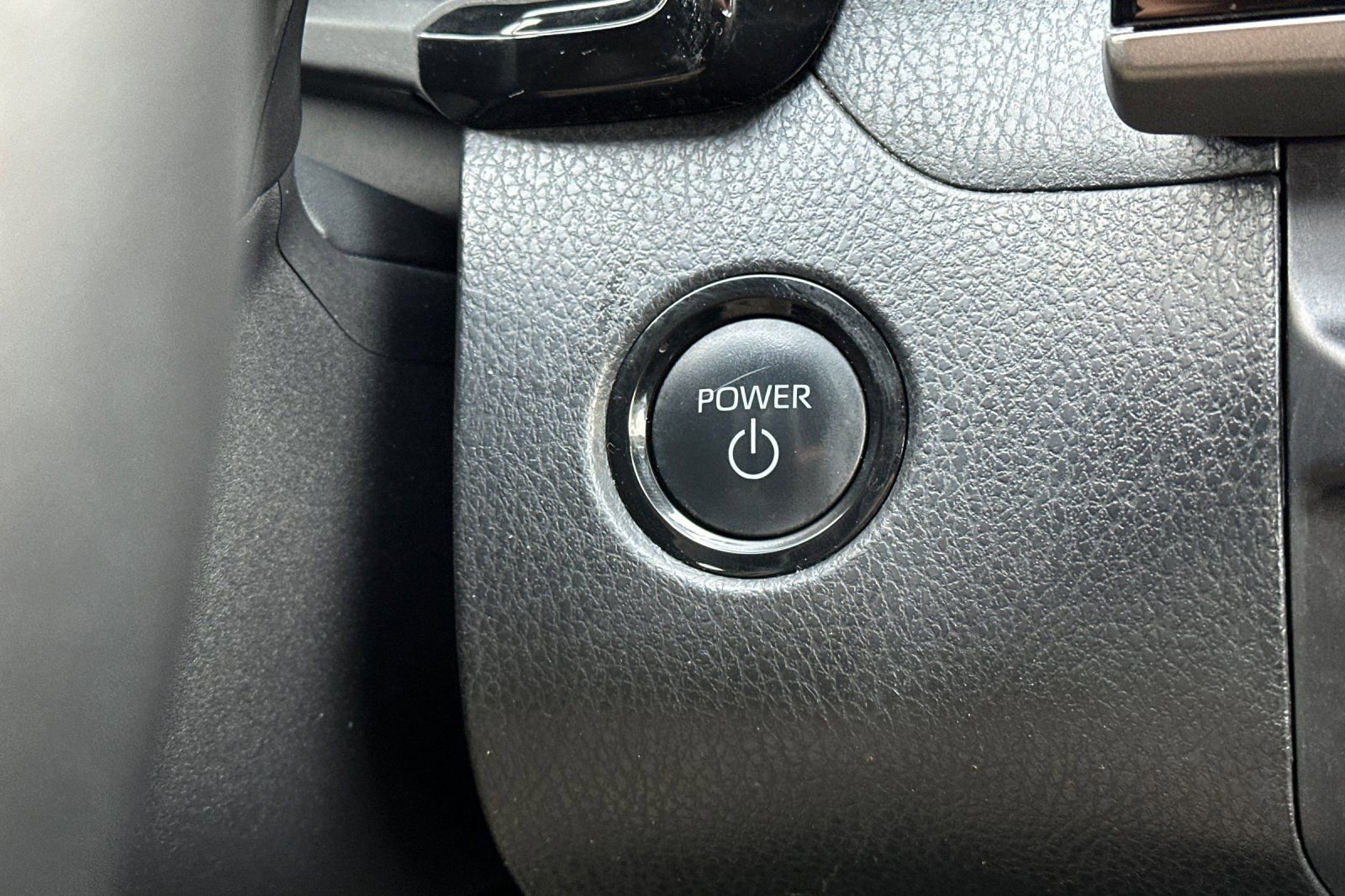 Used 2025 Toyota Camry SE FWD image 21