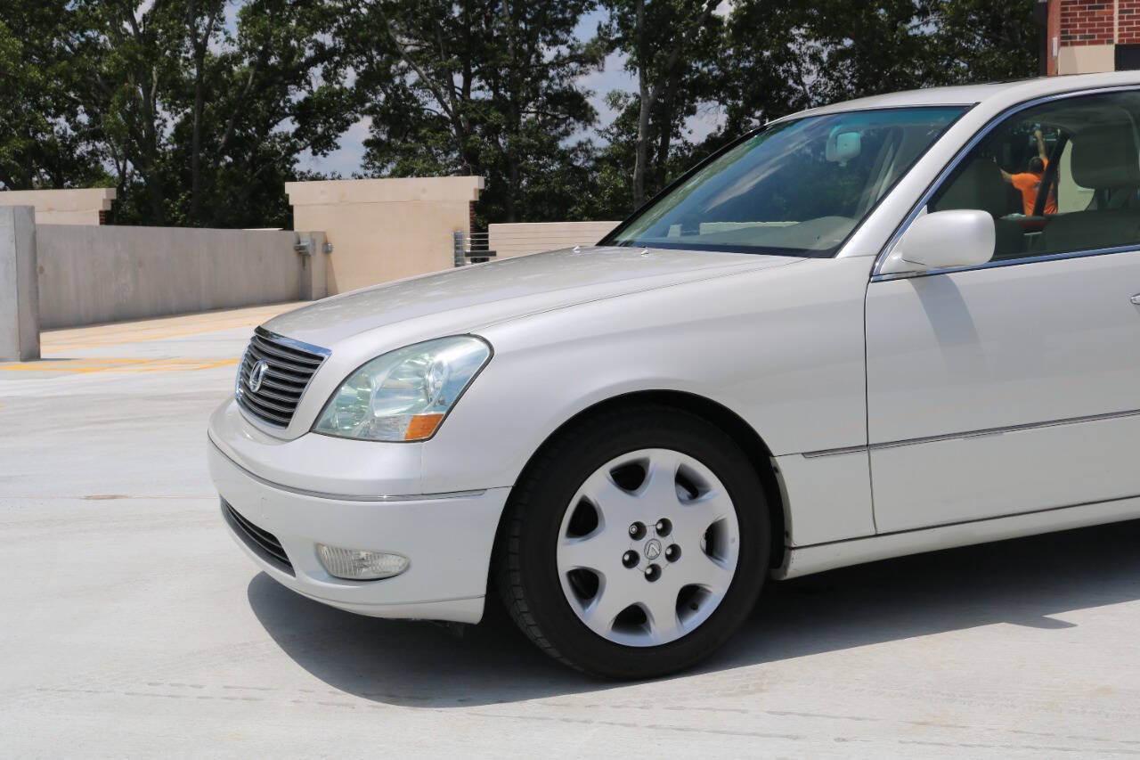Used 2001 Lexus LS 430 RWD image 18