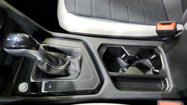 Used 2025 Volkswagen Taos SE image 16