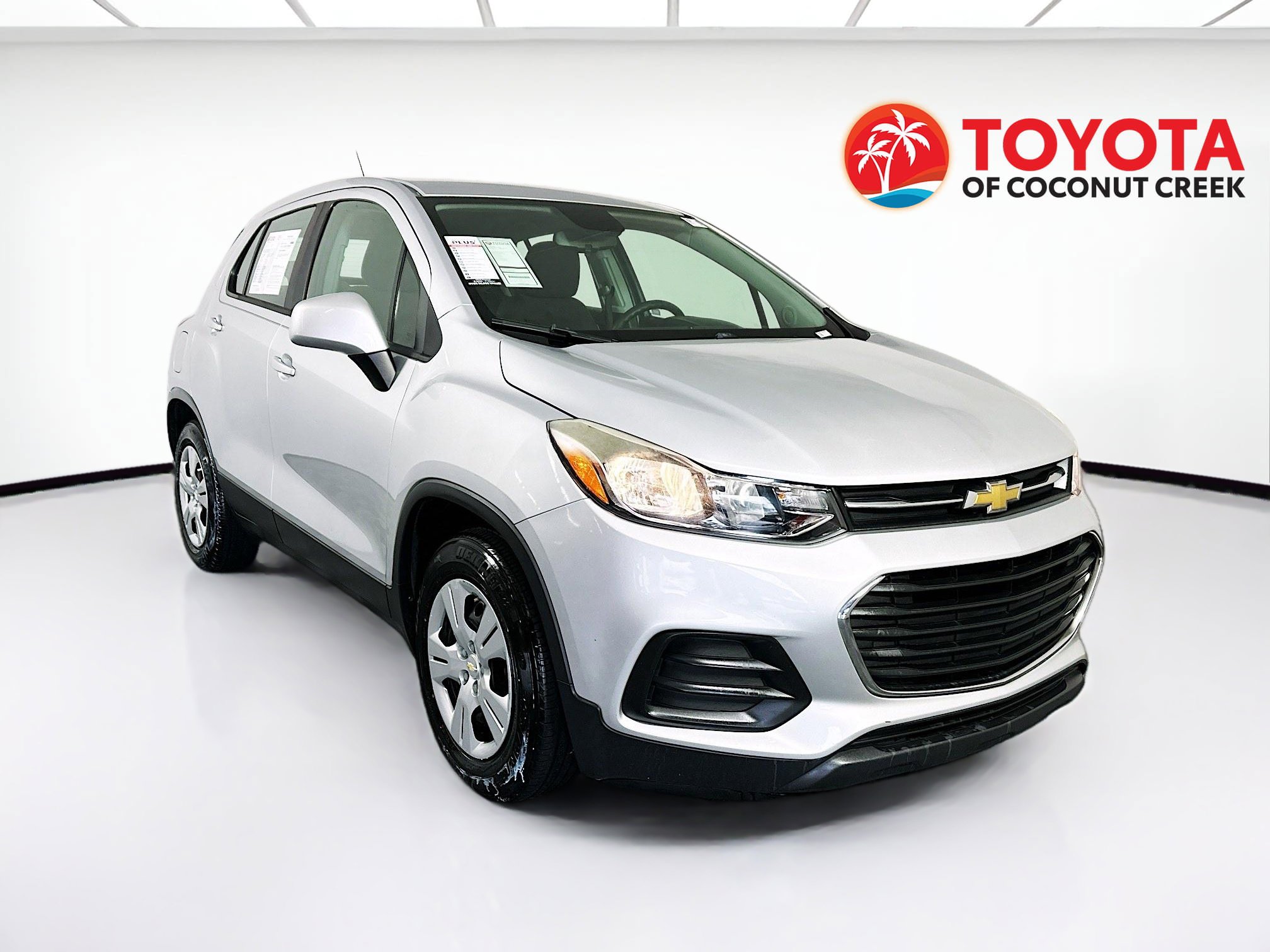 Used 2018 Chevrolet Trax LS FWD image 1