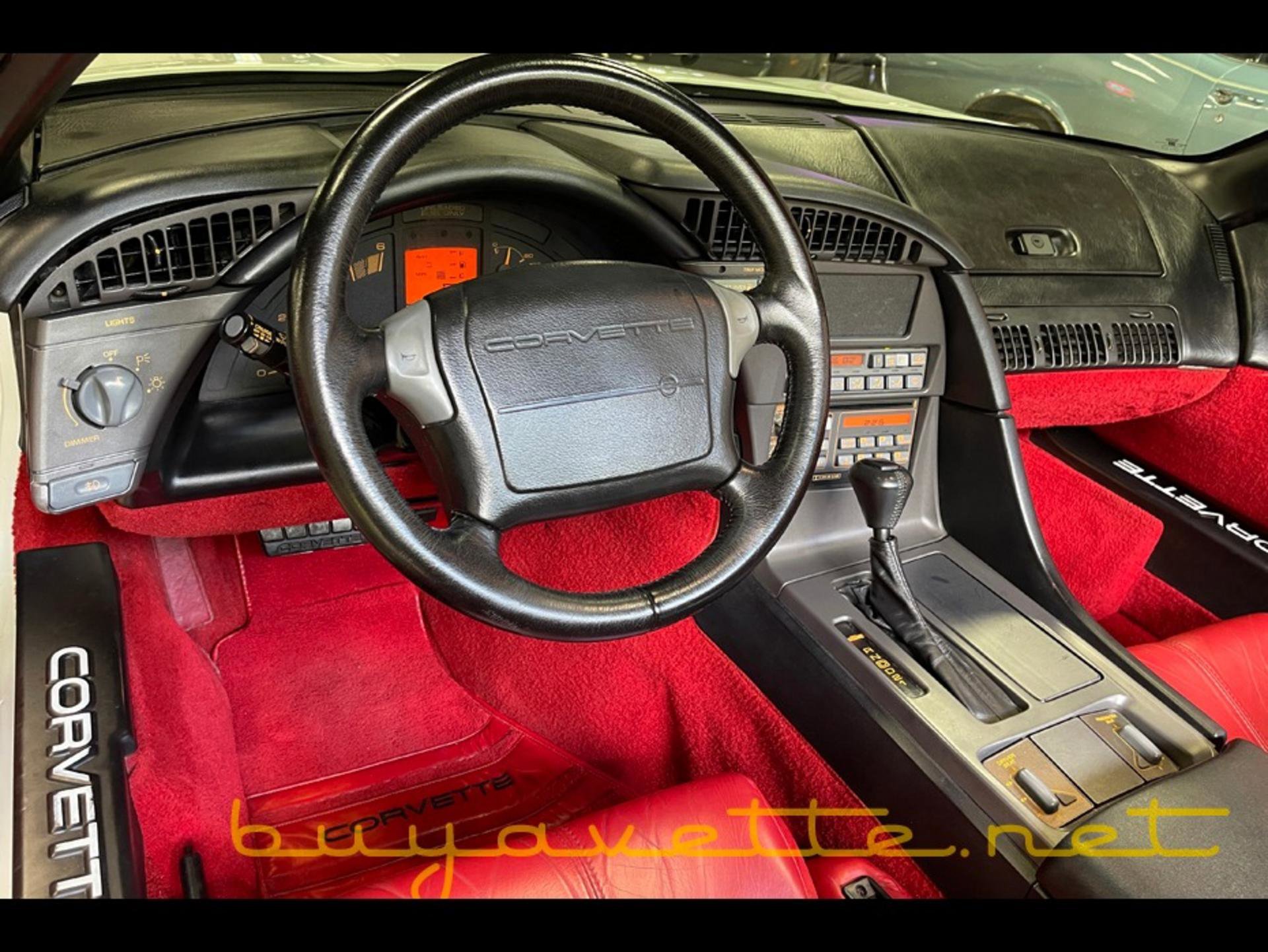 Used 1991 Chevrolet Corvette Convertible RWD image 17