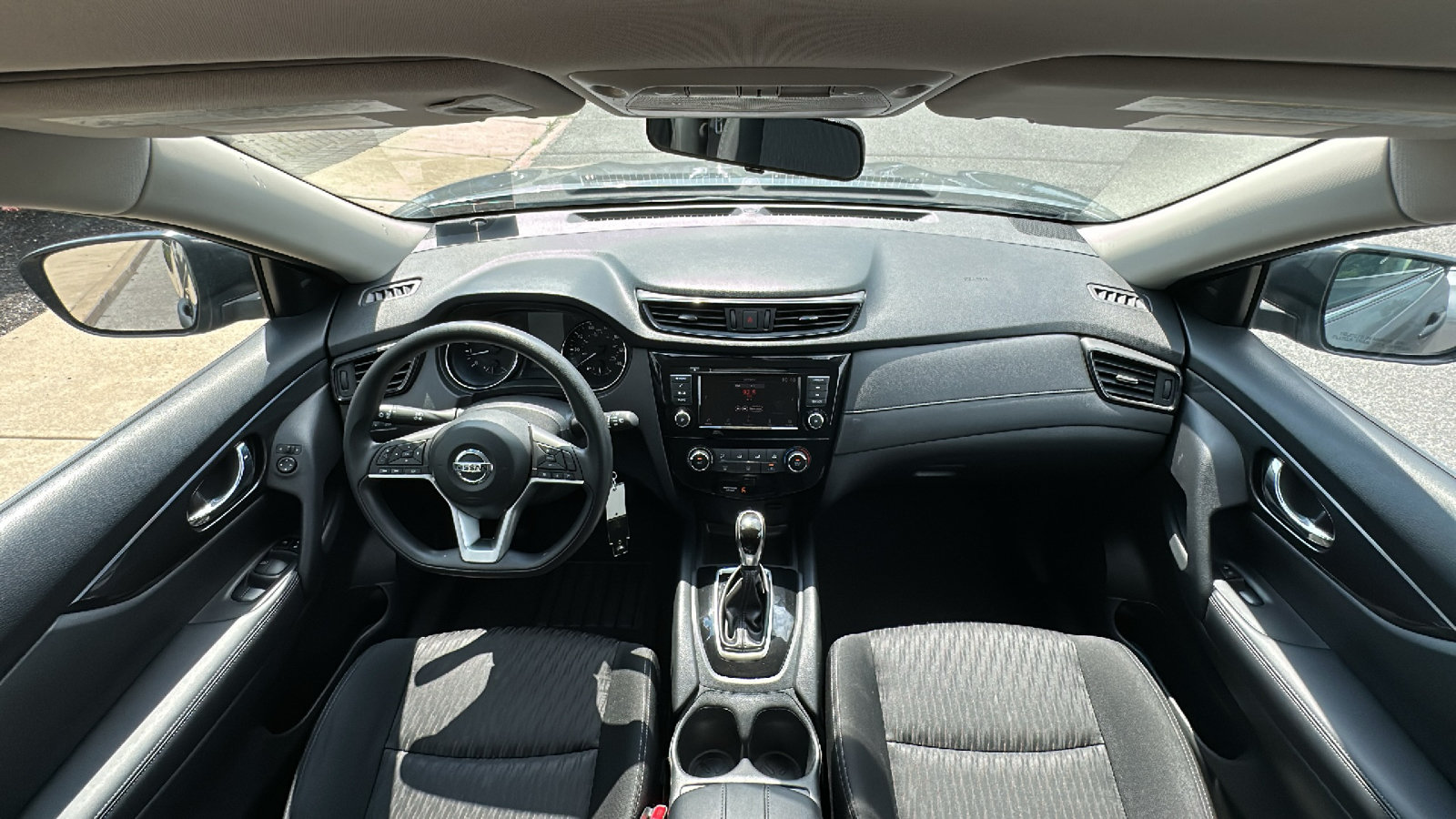Used 2018 Nissan Rogue S AWD/4WD image 27