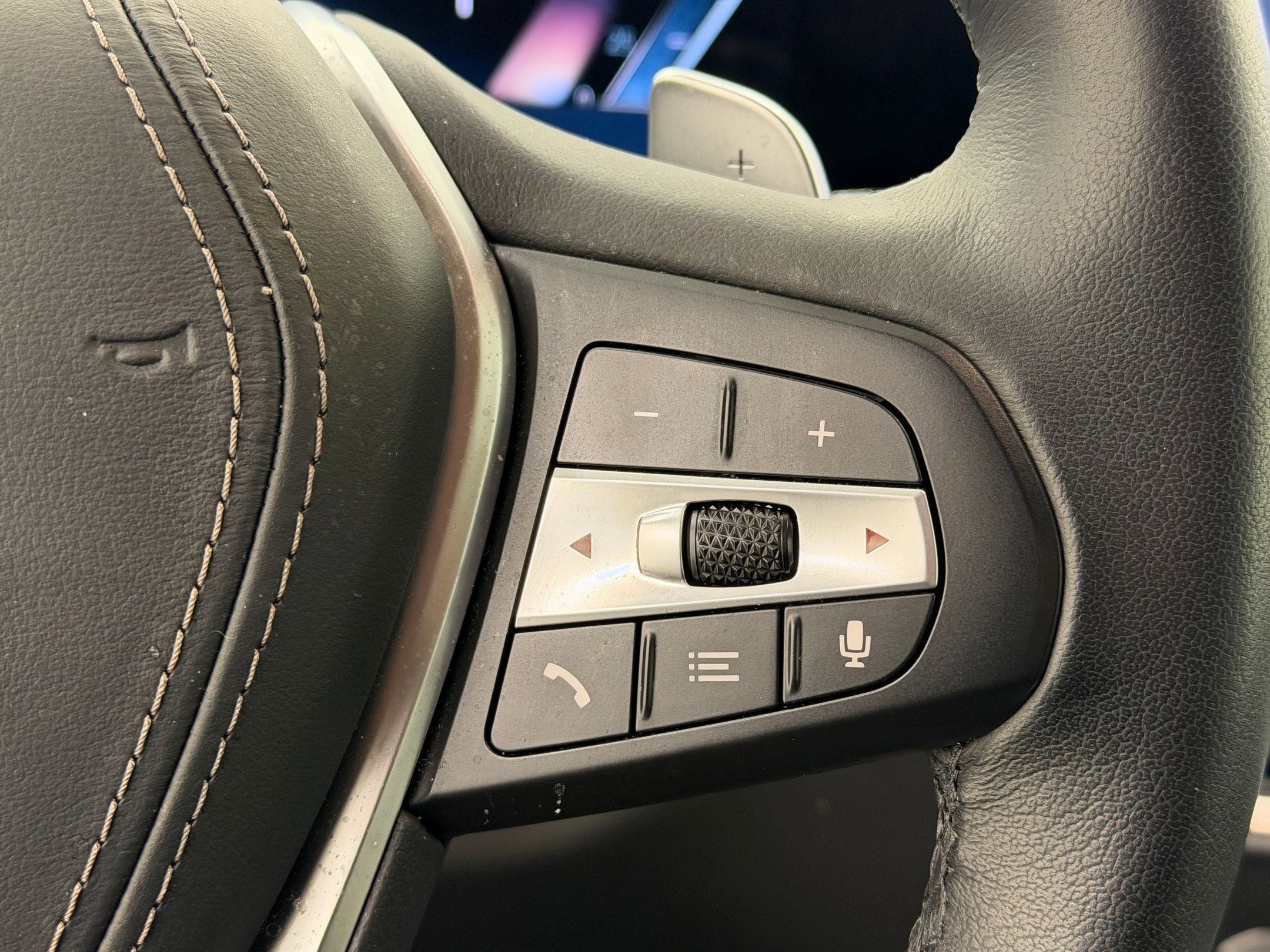 Certified 2025 BMW X5 xDrive40i w/ Climate Comfort Package image 23
