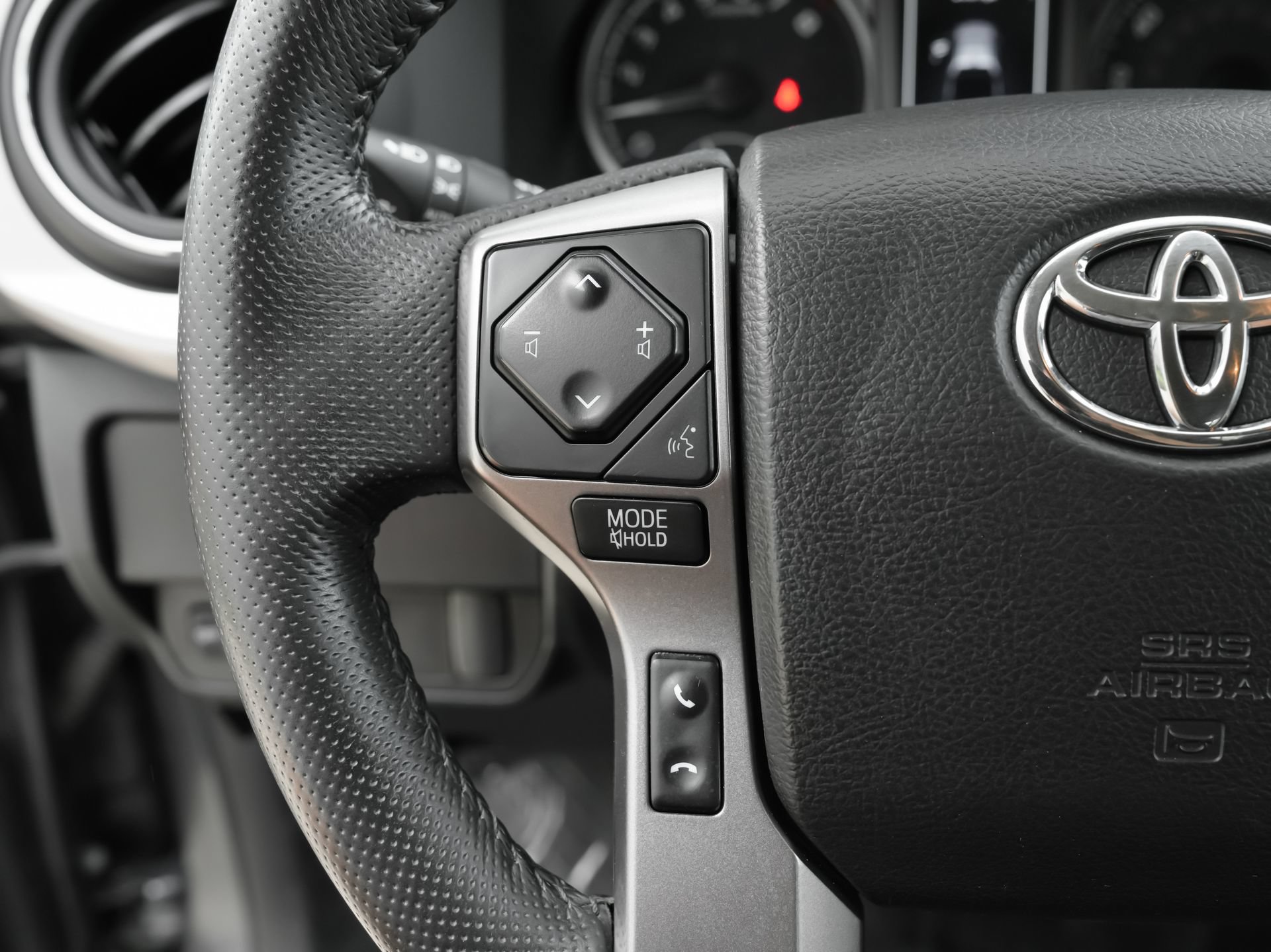 Used 2023 Toyota Tacoma SR5 AWD/4WD image 17