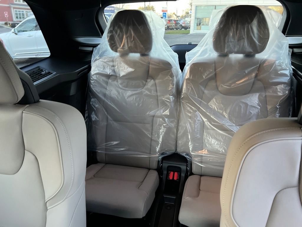 New 2026 Volvo XC90 B6 Plus w/ Protection Package Premier AWD/4WD image 25